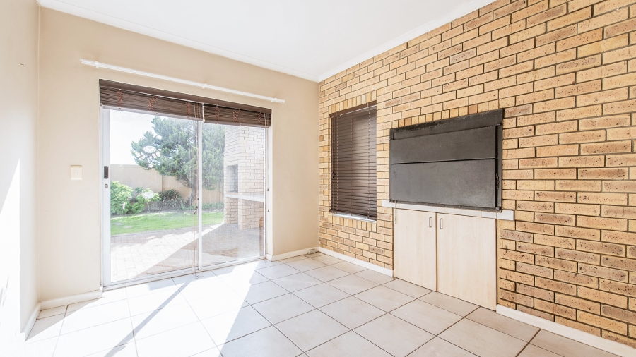 3 Bedroom Property for Sale in Protea Heights Western Cape